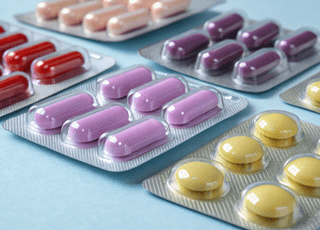 Carenza di antibiotici, lo studio: "Tra le cause aumento costi produzione e calo prezzi" Carenza di antibiotici, lo studio: "Tra le cause aumento costi produzione e calo prezzi"