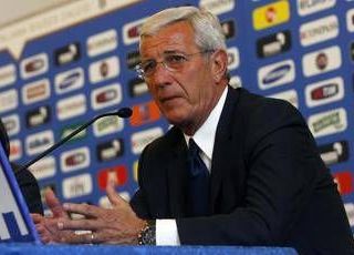 Lippi torna (per poco) in panchina: il discorso da brividi al Viareggio