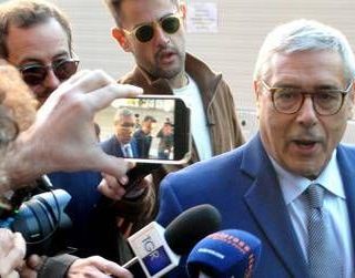 Inchiesta corruzione, arrestato Totò Cuffaro Inchiesta corruzione, arrestato Totò Cuffaro