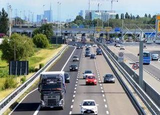 Autostrade, entro il 2026 in vigore i rimborsi per i disagi: dai cantieri al traffico Autostrade, entro il 2026 in vigore i rimborsi per i disagi: dai cantieri al traffico