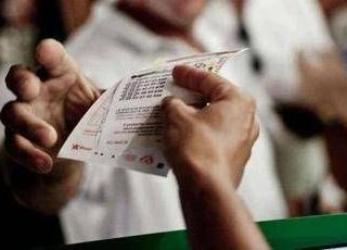 Superenalotto, numeri e combinazione vincente 19 dicembre 2025