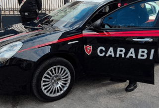 Napoli, 18enne accoltellato a Chiaia: si costituiscono due minorenni Napoli, 18enne accoltellato a Chiaia: si costituiscono due minorenni