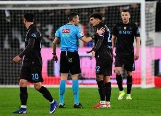 Hojlund e Vergara cadono in area, Conte chiede rigore: proteste in Juventus-Napoli