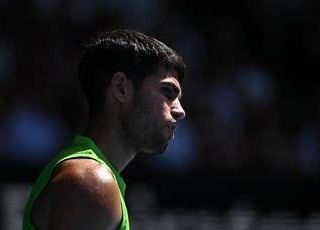 Australian Open, De Minaur prende warning e Alcaraz lo difende: cos'è successo