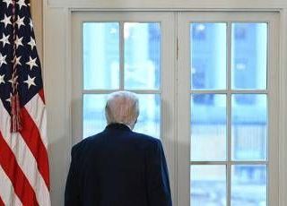 Reclutava cecchini sui social per uccidere Trump, arrestata bibliotecaria Usa