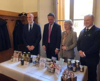 McDonald’s al fianco filiera del miele biologico italiano, 8 ton. in oltre 800 ristoranti