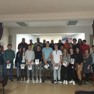 Valdilana: consegnata la Costituzione ai diciottenni dal sindaco Carli e presidente Mirabile