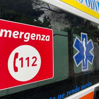 Pray: Ciclista perde il controllo e rovina a terra, trasportato all'Ospedale di Borgosesia