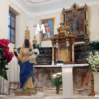 Scorcio dell’oratorio di Canton Gurgo durante il mese di maggio.