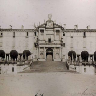 L'Ospizio d'Oropa nelle foto d'archivio: la storia dell'ingresso al Santuario.
