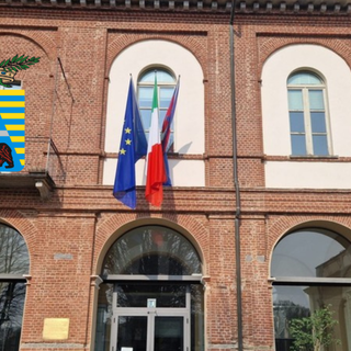 Illustrato lo Stemma della Provincia di Biella: storia, significato e descrizione araldica.