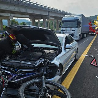 Dal Nord-ovest: incidente stradale sulla A5 verso Ivrea, due persone in ospedale