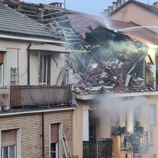Dal Nord-ovest - Esplosione a Torino, la Procura apre un'indagine: come appare la casa distrutta in cui viveva Jacopo. Dal Nord-ovest - Esplosione a Torino, la Procura apre un'indagine: come appare la casa distrutta in cui viveva Jacopo.