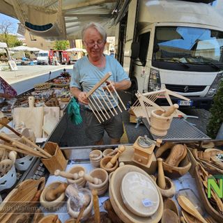 A Cossato oggi bancarelle per le vie per San Rocco  foto e video Angela Lobefaro per newsbiella.it