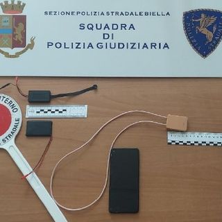 Patente con auricolare nascosto: denunciato a Biella