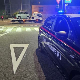 Minicar si ribalta a Vigliano Biellese: feriti due ragazzi