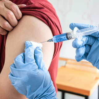 ASL BI: avviata la campagna vaccinale anti-Covid e antinfluenzale 2025-2026