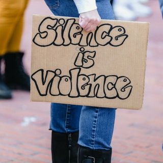 Un anno, quasi 6mila richieste d’aiuto. Il Telefono Rosa racconta la violenza quotidiana