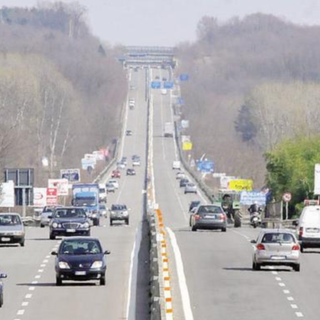 Lavori sulla superstrada biellese: attesi rallentamenti, code e svincoli chiusi - Foto di repertorio