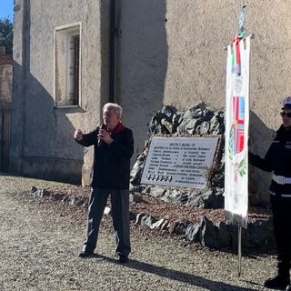 Valdilana non dimentica l'eccidio di Santa Liberata, presenti anche gli studenti delle scuole (foto dalla pagina Facebook di Comune di Valdilana)