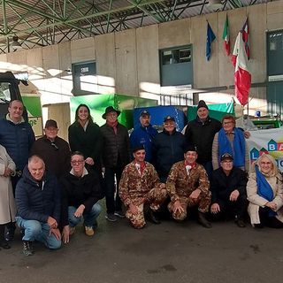 Nell’immagine, soldati della “Sassari” accolti al centro A.I.B. (Anti Incendi Boschivi) Biella “Orso”