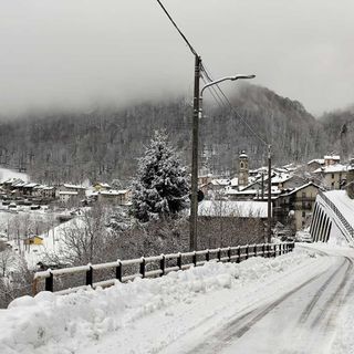 Un manto bianco sull’alta Valle Cervo, lo scatto di Piedicavallo sotto la neve