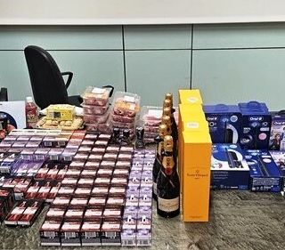 Borsoni pieni di merce rubata: denunciati tre uomini a Biella