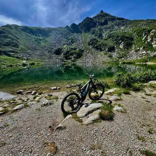 Biellese in eBike, allenamento impegnativo tra Burcina, Oropa e Valle Cervo