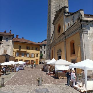 Bancarelle, musei e passeggiate: il Mercatino delle Siunere richiama visitatori a Campiglia Cervo FOTO