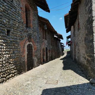 Candelo, al Ricetto la mostra sull'emigrazione arricchita da una sezione dedicata al borgo