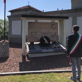 Il "cuore" di Bioglio sfila tra le vie del paese per il 25 Aprile. Ceffa: "C'eravamo tutti" FOTO