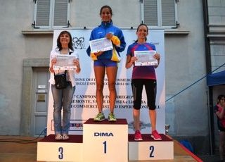 Il podio della 5 Miglia femminile (Foto Biella &amp; Dintorni)