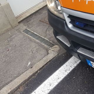 Biella, anziana a terra tra l'indifferenza dei passanti, foto archivio
