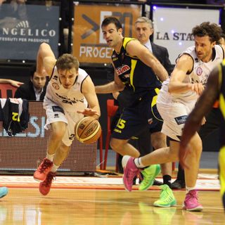 Basket - Grande esordio per Bloise, Voskuil immarcabile FOTOGALLERY