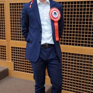 Zumaglia, laurea in economia aziendale per il Sindaco Edoardo De Faveri - Foto Edoardo De Faveri