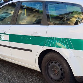 Biella: Auto e bici impattano in rotonda - foto di repertorio