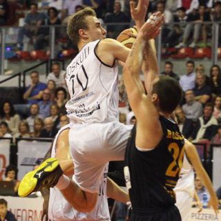 Basket - A Jesi sarà sfida tra i bomber Voskuil e Miller