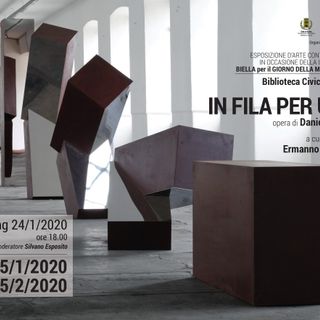L'opera "In Fila per uno" simbolo a Biella per il Giorno della Memoria