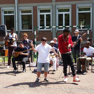 I Metissage alla scuola Media di Chiavazza per la festa di fine anno FOTOGALLERY
