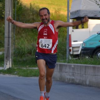 L'arrivo vittorioso di Marco Vacchini con il pettorale 642