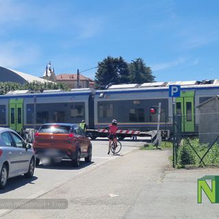 Vigliano Biellese, in tilt il passaggio a livello.