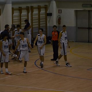 Basket - Una Cestistica in crisi cede anche al Serravalle