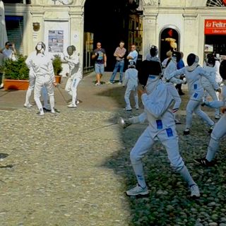 Scherma - Flash-mob in via Italia con la Pietro Micca Biella