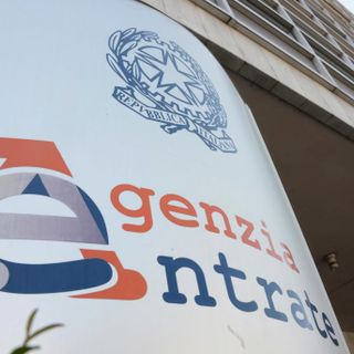 "Ci strozzano, ci pignorano e non ci permettono di rimetterci in piedi. Chiudo, lascio a casa cinque persone" Un lettore scrive