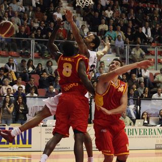 Basket - All'Angelico manca soltanto la vittoria