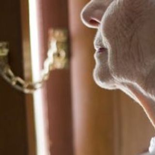 Valdilana: donna derubata da un finto Carabiniere Valdilana: donna derubata da un finto Carabiniere