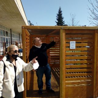 Biella, nuovi arredi per le scuole. Bessone: “Migliora la qualità della vita negli istituti”