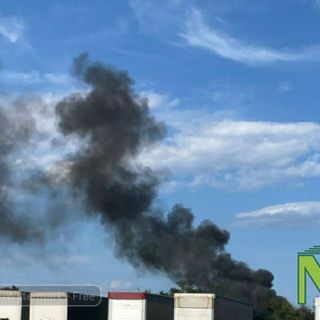 Benna: Incendio nei campi di Benna. Il denso fumo fa pensare a materiale non organico - Foto Rasolo per newsbiella