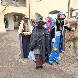 befana presepe