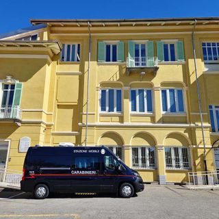 A Vigliano Carabinieri più vicini alla gente con la stazione mobile